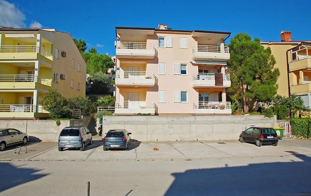 Apartment Marine Story Rabac 0*,